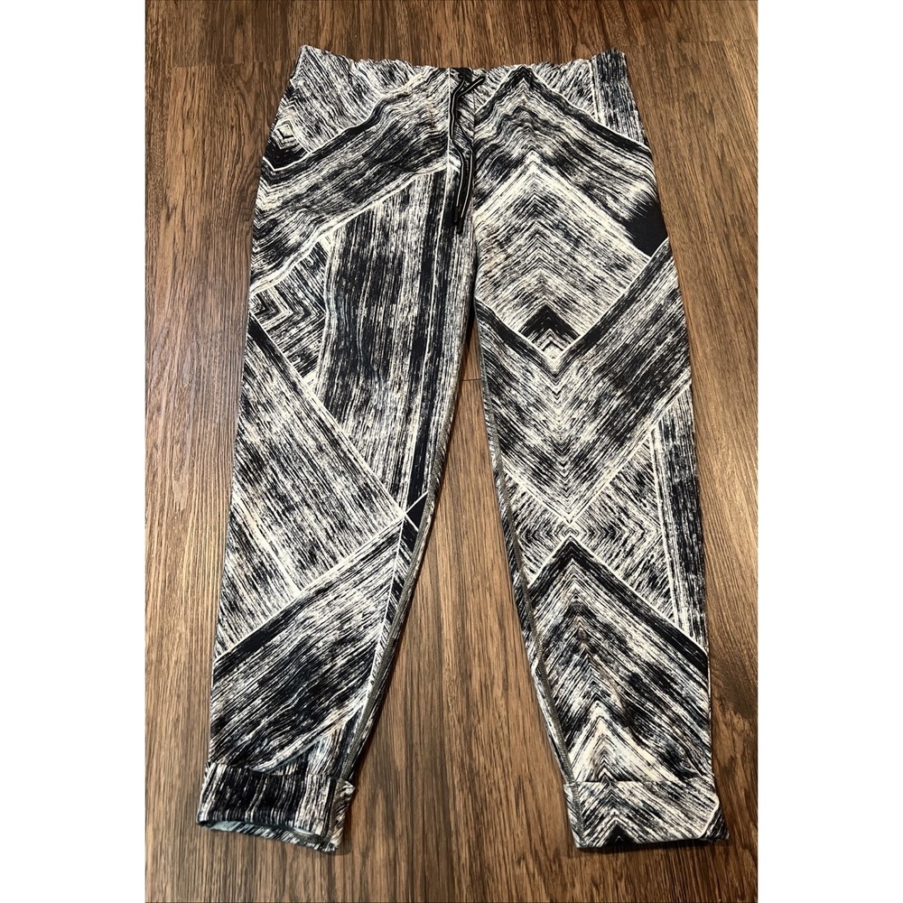 LULULEMON Jet Crop *Full-On Luon Heat Wave Pants White Black Size 6-8